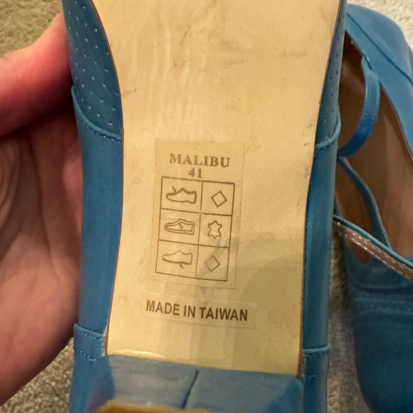 Excellent preowned condition Chelsea Crew Malibu heels in blue size 41 *RARE* - Picture 3 of 5